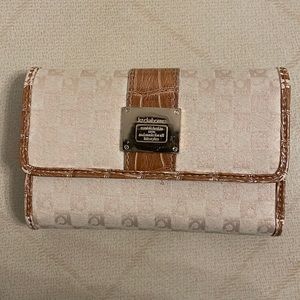 Liz Claiborne wallet